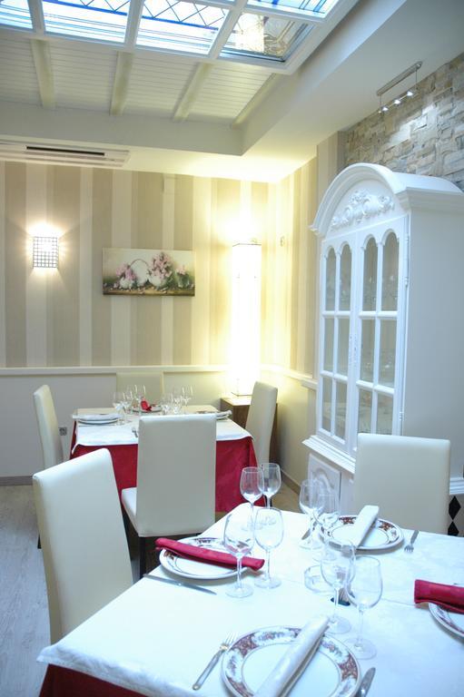 Hotel Ideal Вильярробледо Экстерьер фото