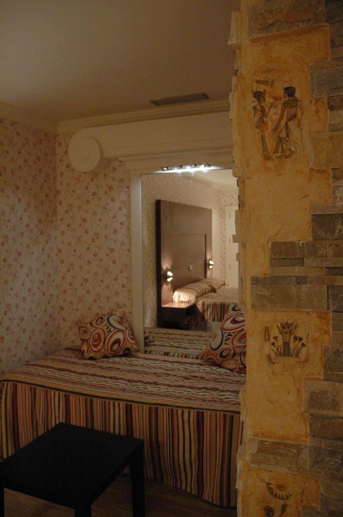 Hotel Ideal Вильярробледо Экстерьер фото