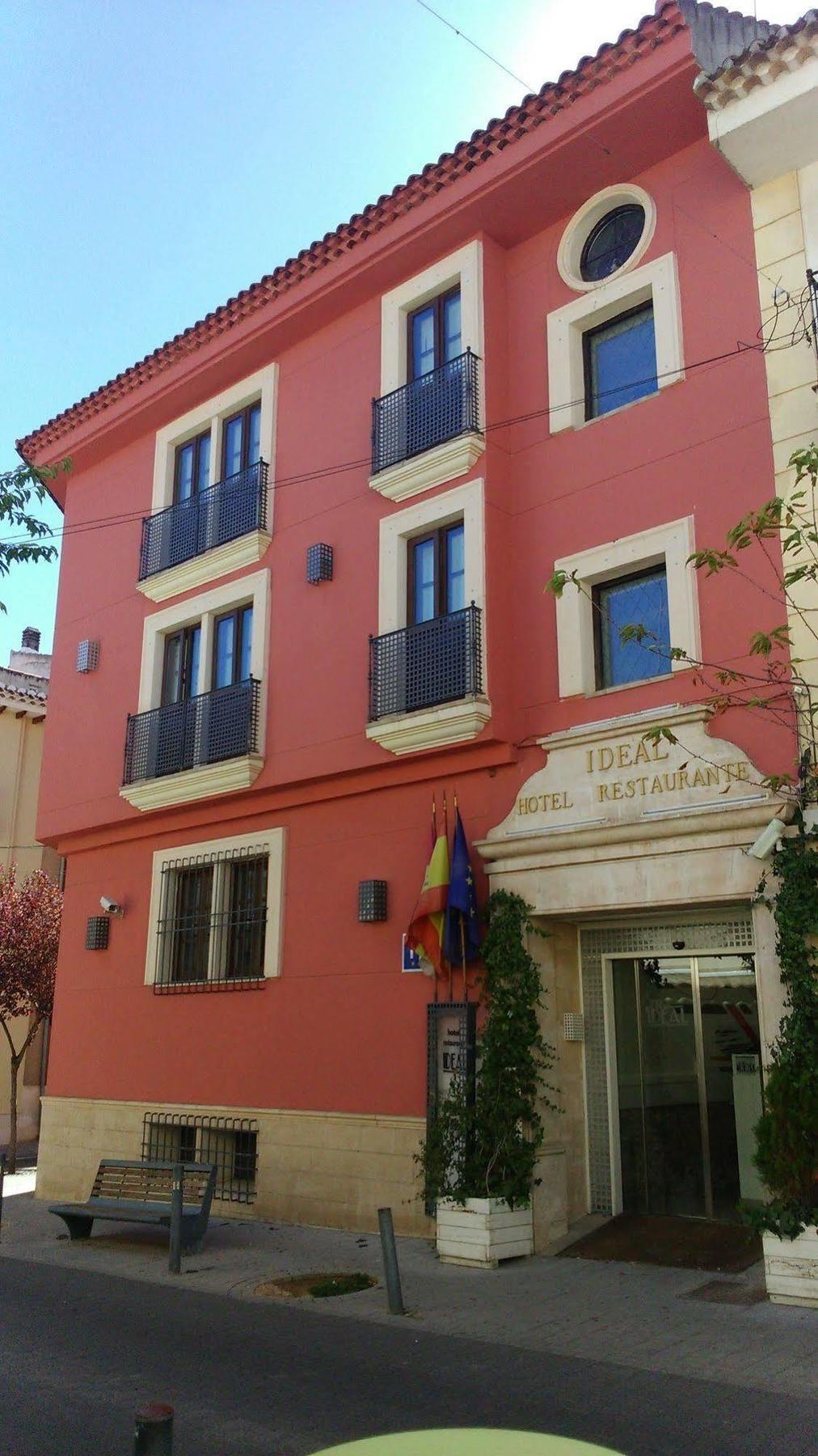 Hotel Ideal Вильярробледо Экстерьер фото